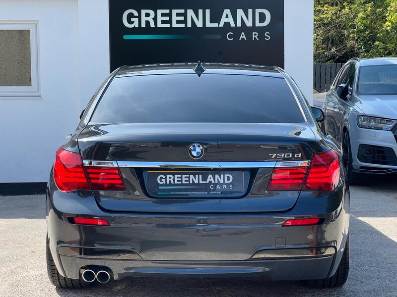 BMW 7 Series view 5