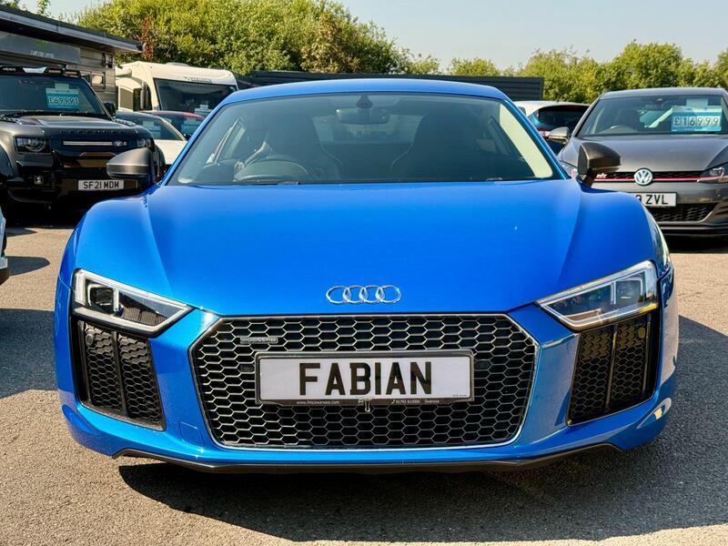 Audi Audi R8 view 4