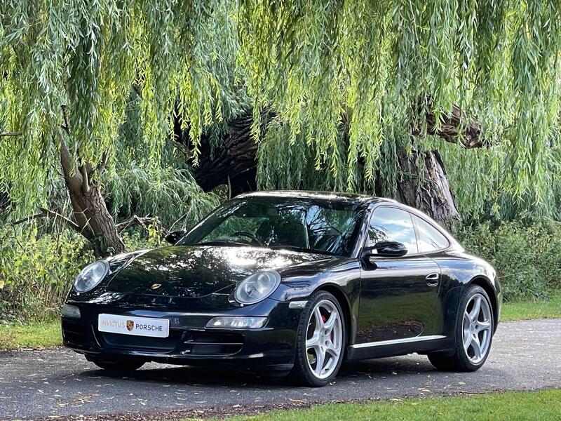 Porsche 911 view 4