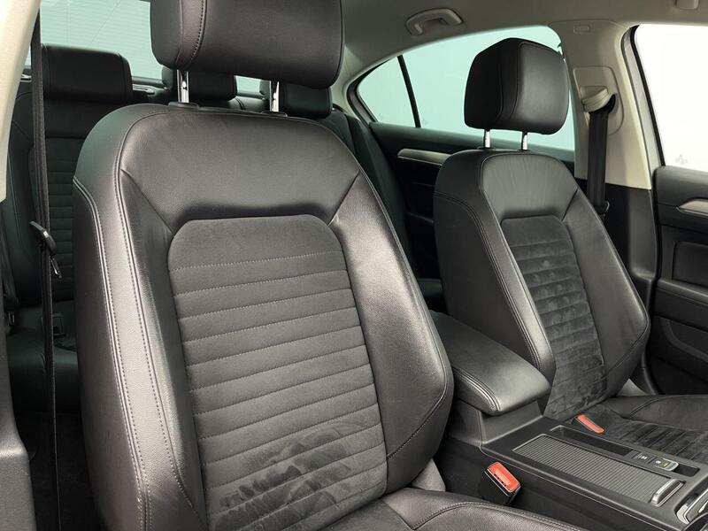 Volkswagen Passat view 10