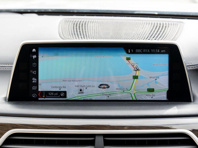 BMW 7 Series view 29