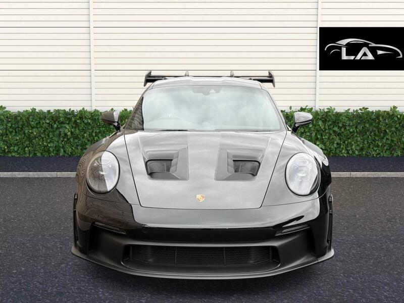 Porsche 911 view 4