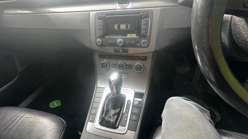 2014 Volkswagen Passat — photo 13