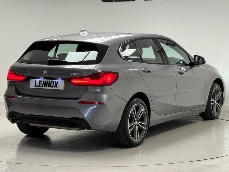 BMW 1 Series view 6