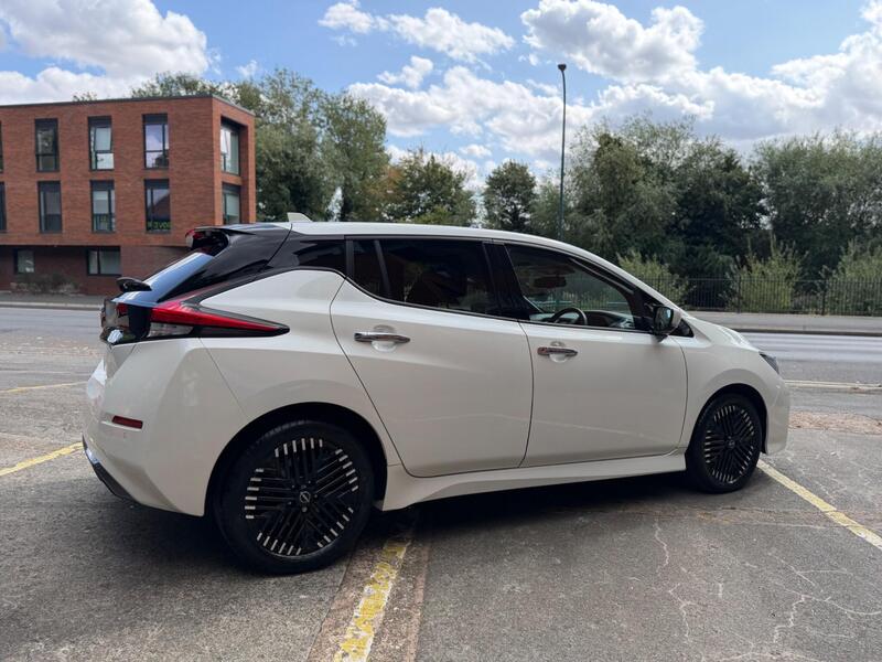 Nissan Leaf view 7