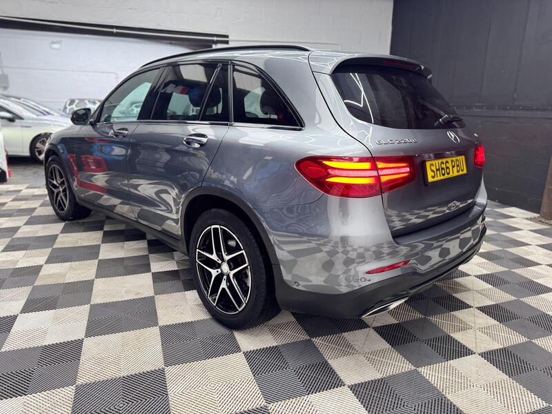 Mercedes-Benz GLC view 16