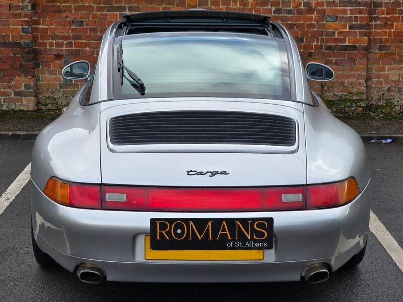Porsche 911 view 5