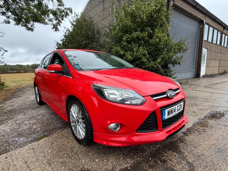 2014 Ford Focus — photo 2