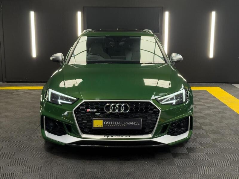Audi RS4 view 3