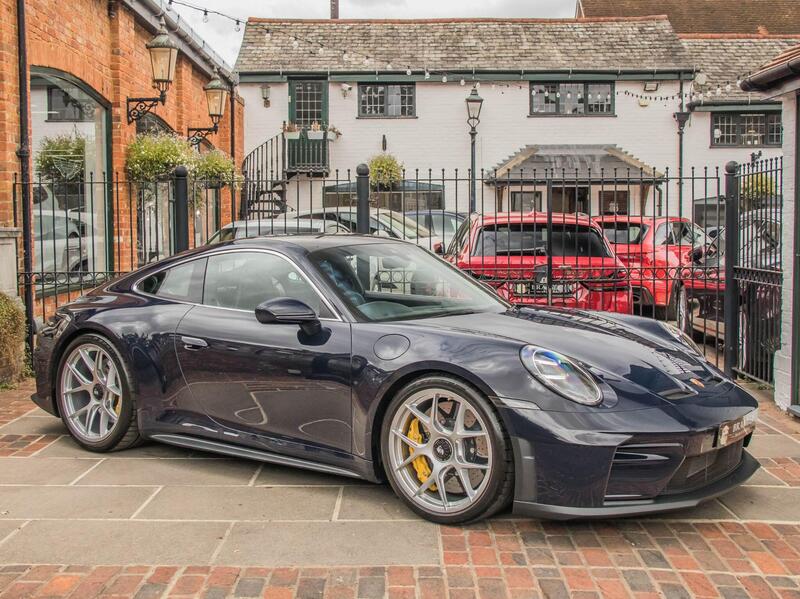 Porsche 911 view 5