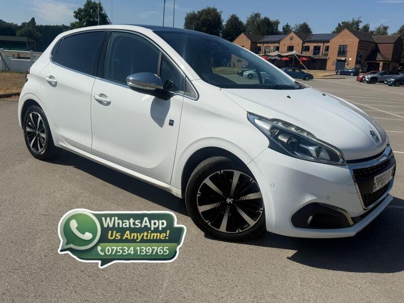 Peugeot 208 main image