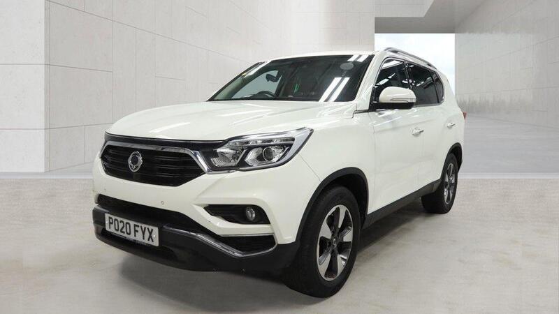 Ssangyong Rexton view 3