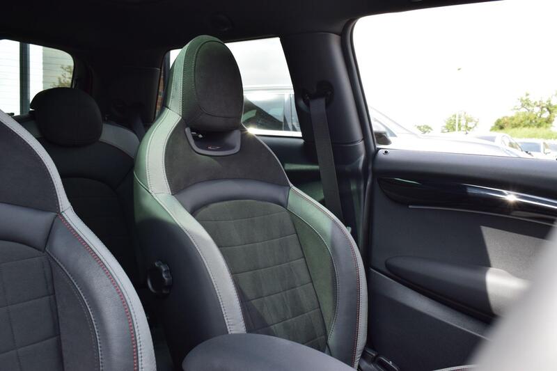 Mini Hatch view 5