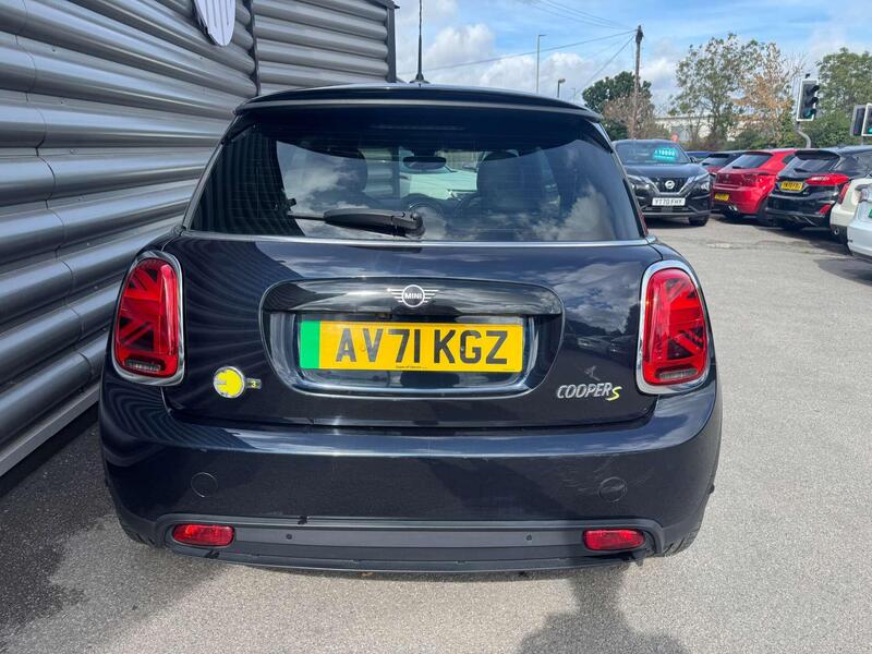 Mini Hatch view 4