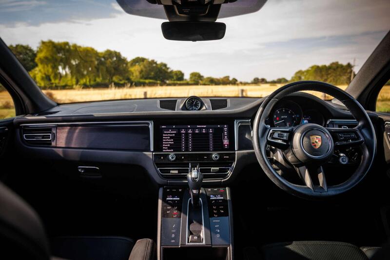 Porsche Macan view 3