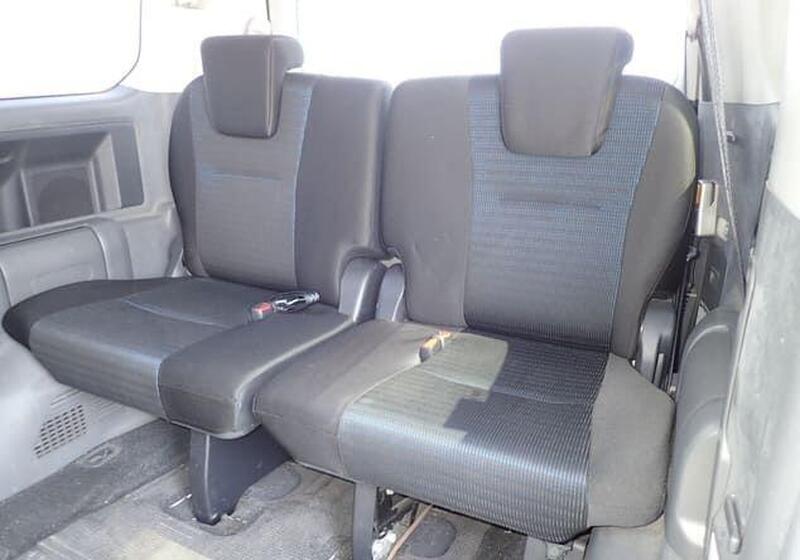 Toyota Voxy view 7