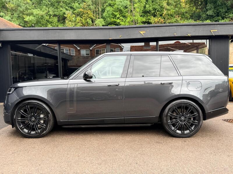 Land Rover Range Rover view 3