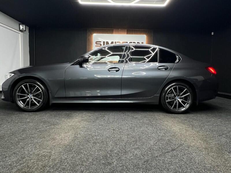 BMW 3 Series view 4