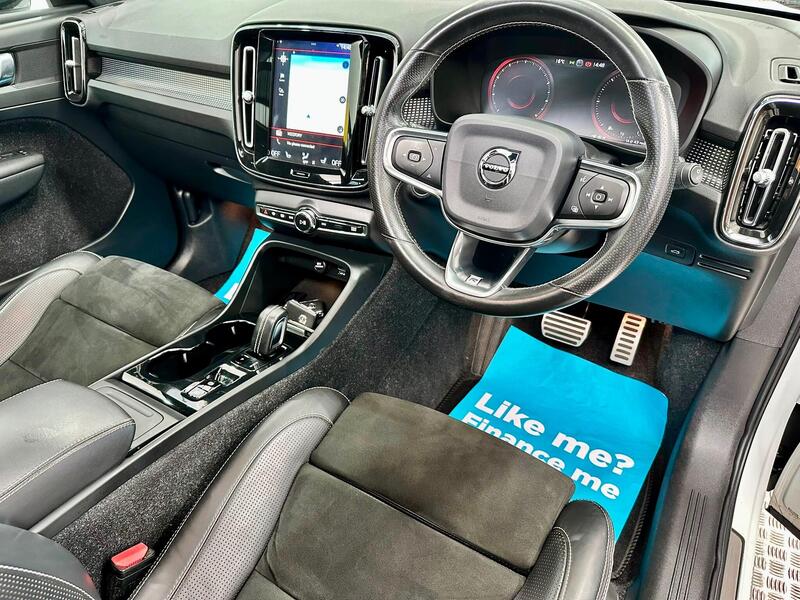 Volvo XC40 view 5