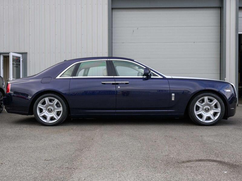 Rolls-Royce Ghost view 5