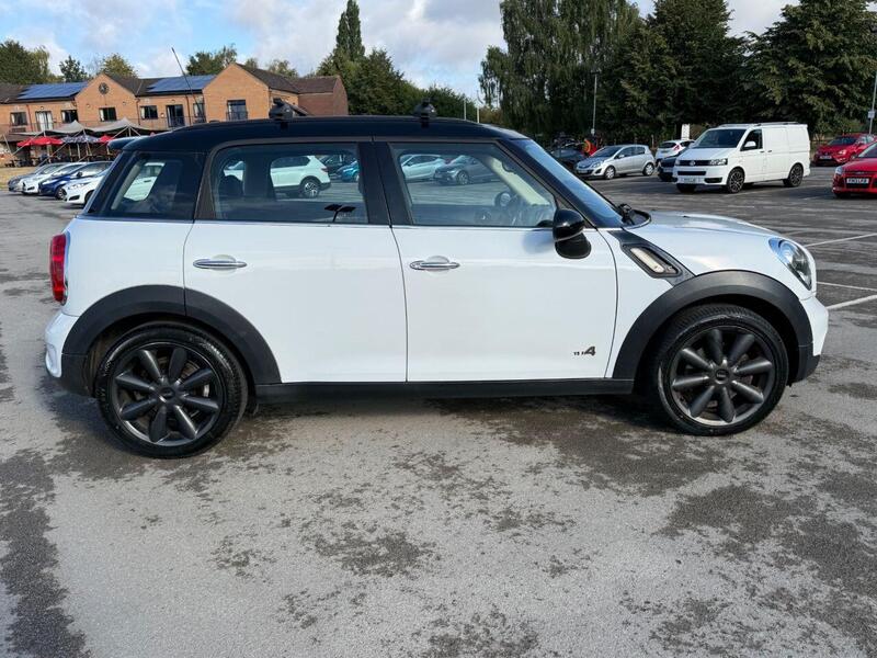 Mini Countryman view 4