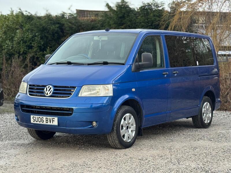 Volkswagen Transporter view 5