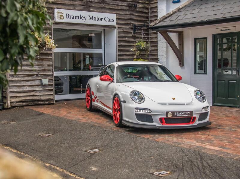 Porsche 911 view 4