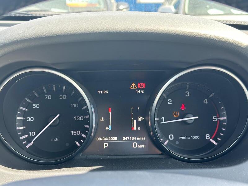 Land Rover Discovery Sport view 22