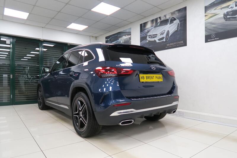 Mercedes-Benz Mercedes-Benz GLA view 4