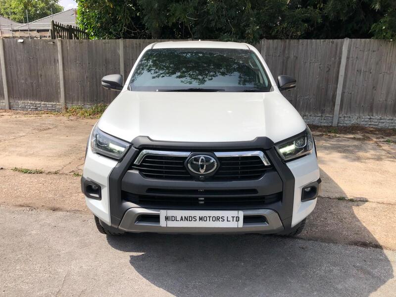 Toyota Hilux view 5