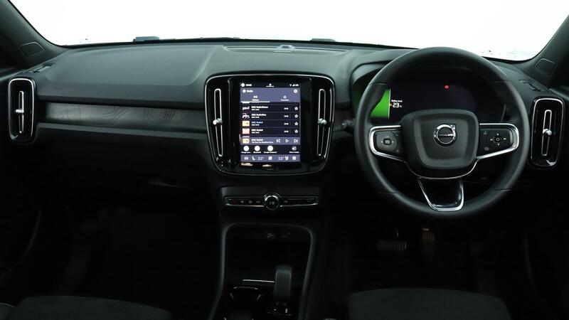 Volvo XC40 view 5