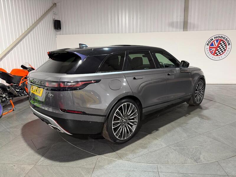 Land Rover Range Rover Velar view 3