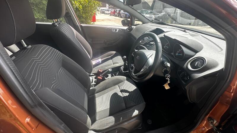 2014 Ford Fiesta — photo 12