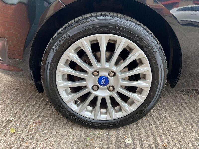 Ford Fiesta view 25