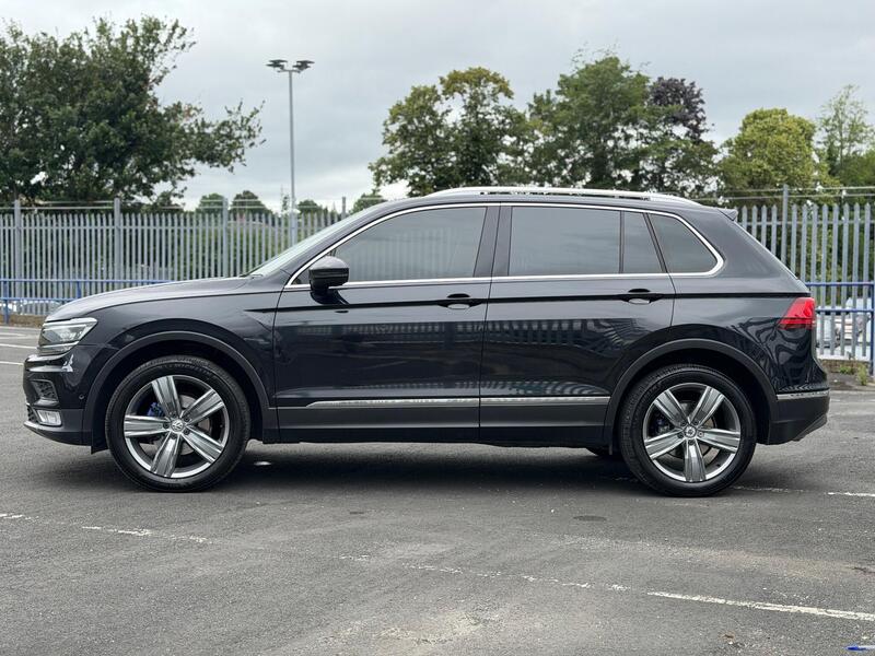 Volkswagen Tiguan view 4