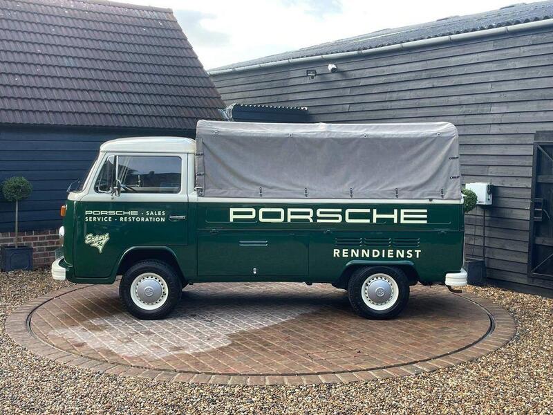 Volkswagen Transporter view 4