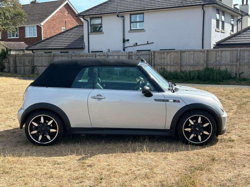 Mini Convertible view 6