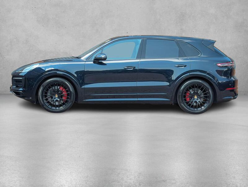 Porsche Cayenne view 4