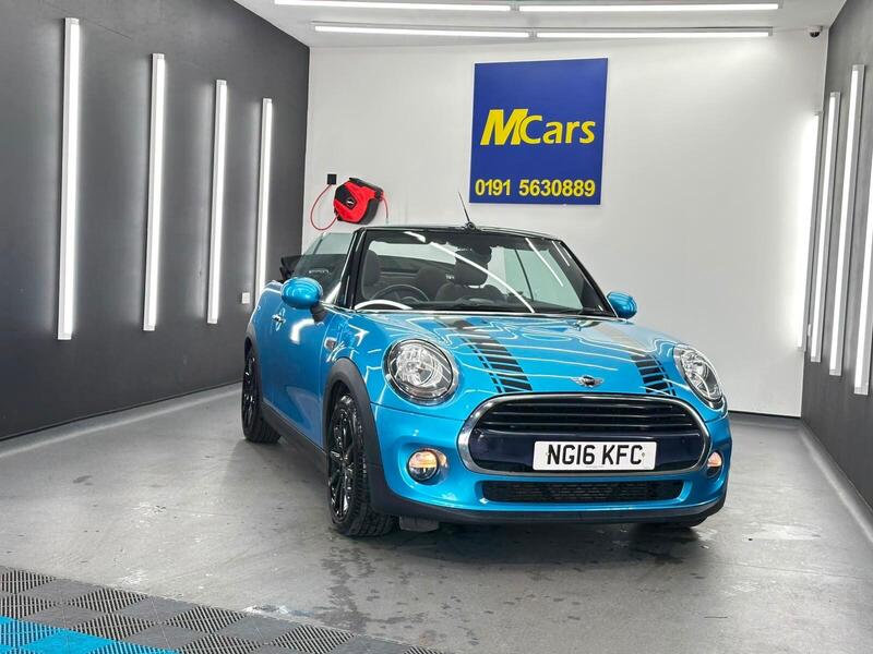 Mini Convertible view 5