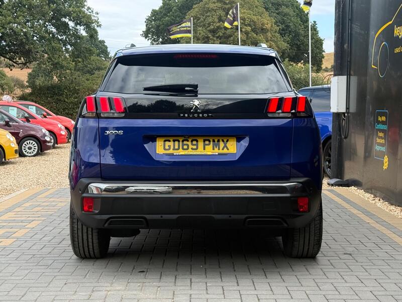 Peugeot 3008 view 4