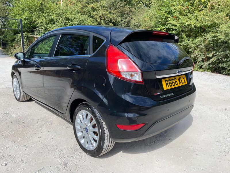 Ford Fiesta view 5