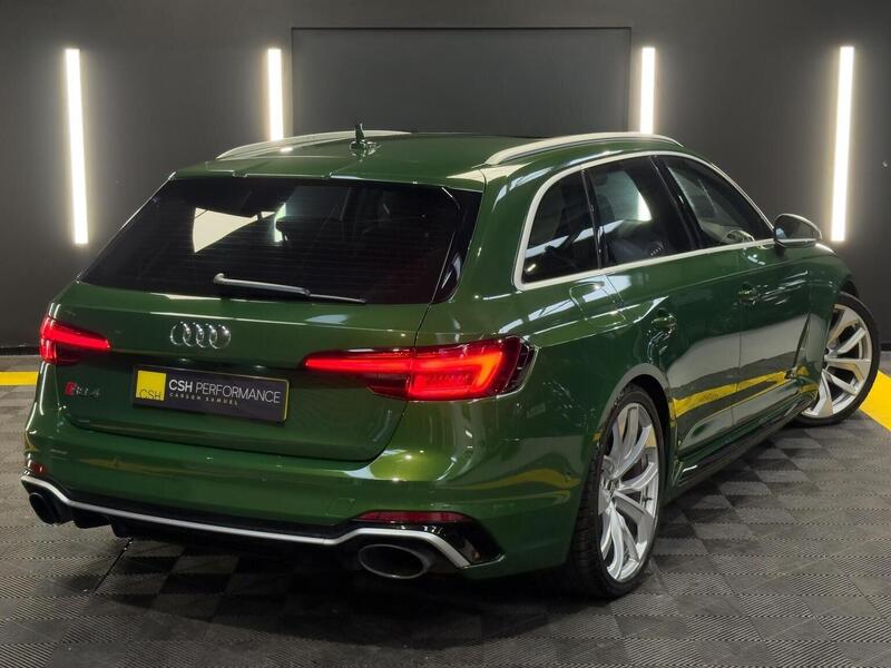 Audi RS4 view 5