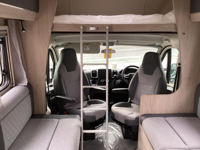 Auto-Trail Expedition C72 — image 8