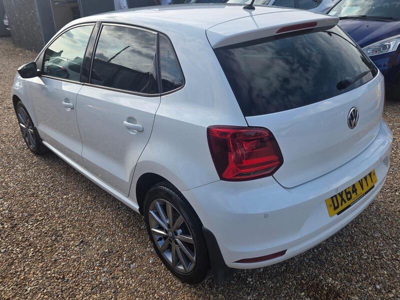 Volkswagen Polo view 4