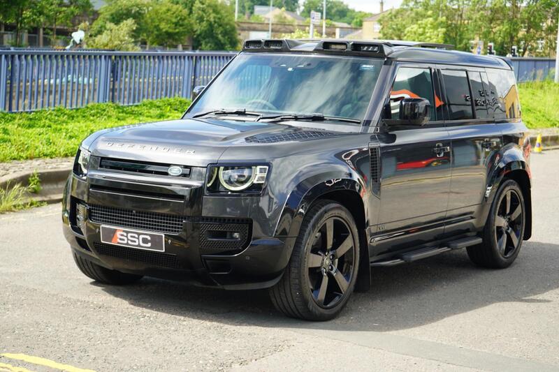 Land Rover Defender 110 view 7