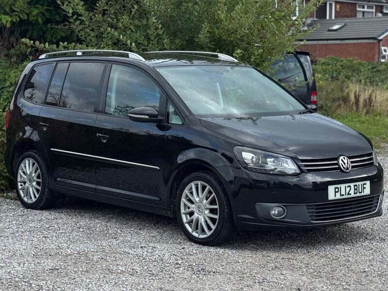 Volkswagen Touran view 3