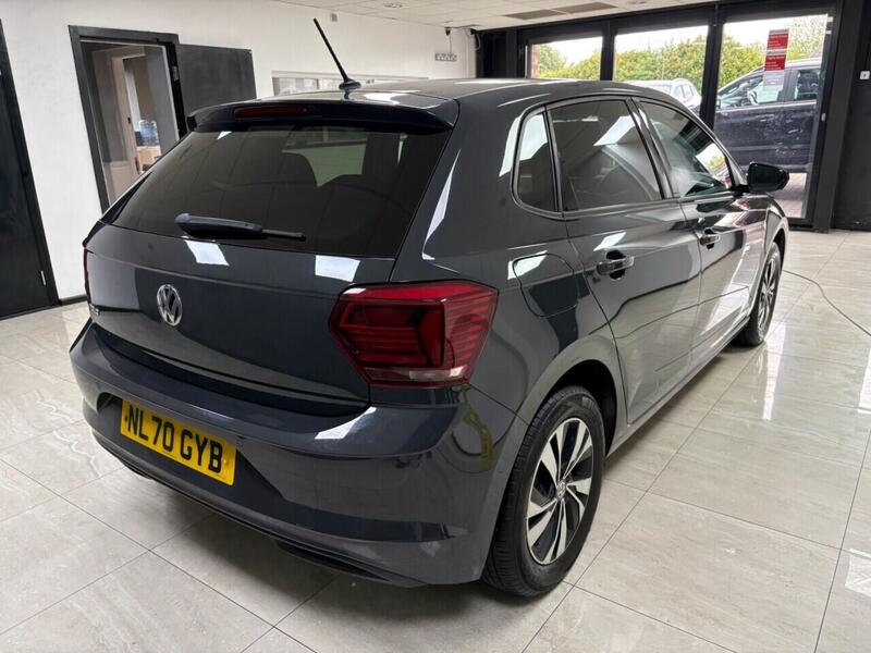 Volkswagen Polo view 3