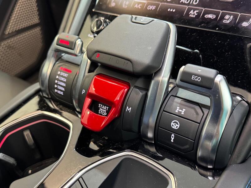 Lamborghini Urus view 7