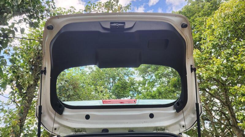 2013 Ford Fiesta — photo 11