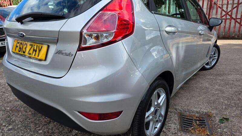 Ford Fiesta view 5